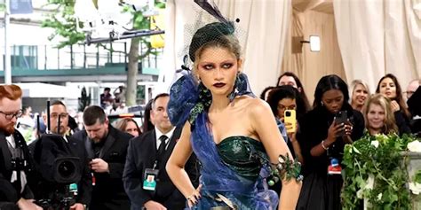 met babes|Met Gala 2024 Red Carpet Looks: See Every Celebrity Outfit and。